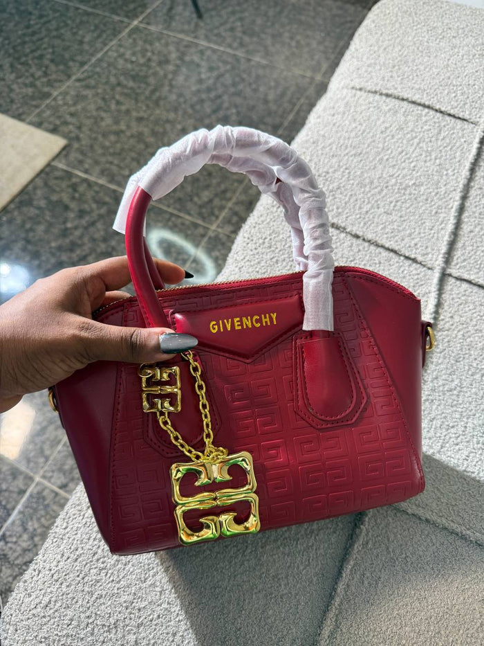 # 0 H8186 GIVENCHY BAG