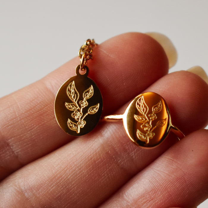 Camellia Sinensis Pendant Necklace