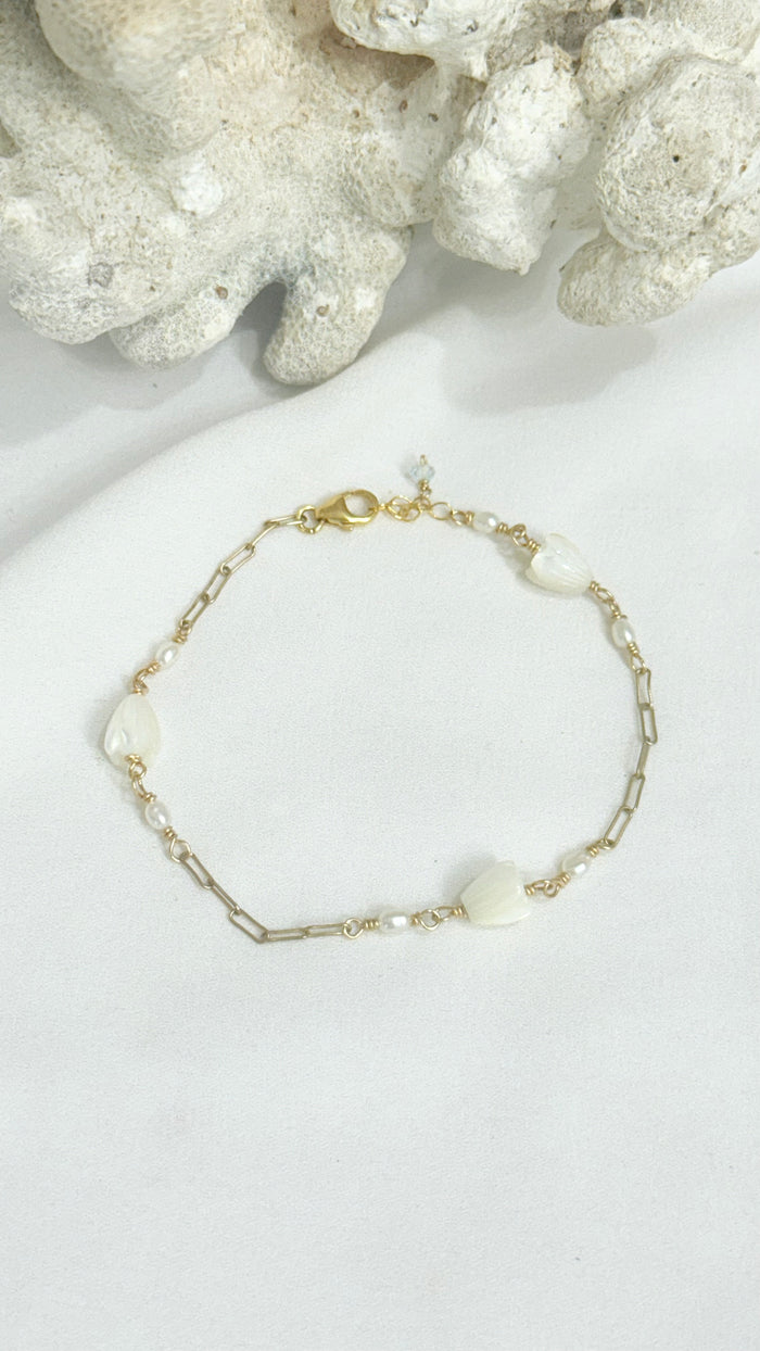 Pikake x keshi chain bracelet