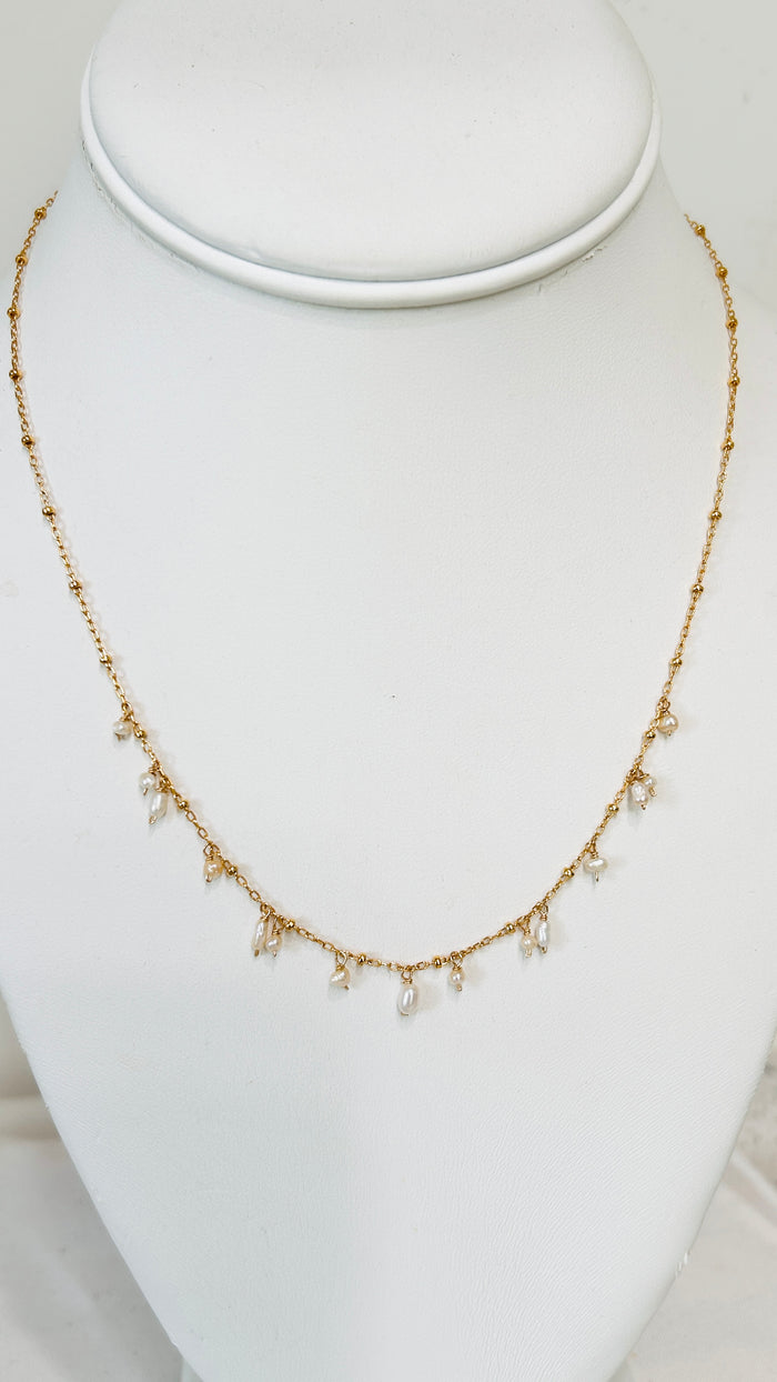 Sprinkle necklace - Freshwater keshi