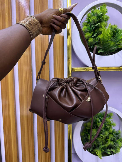 # 0 1962 BOTTEGA BOX BAG