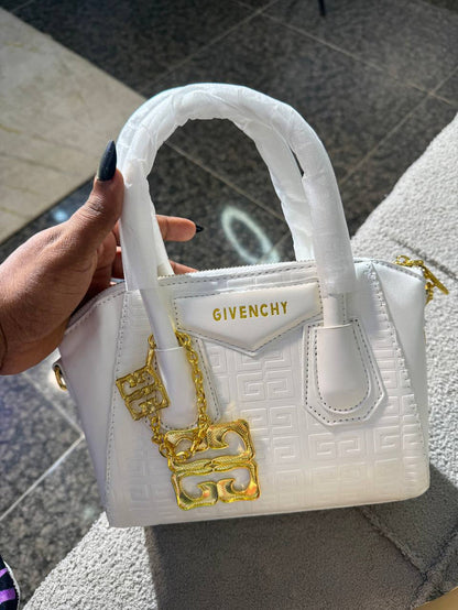 # 0 H8186 GIVENCHY BAG