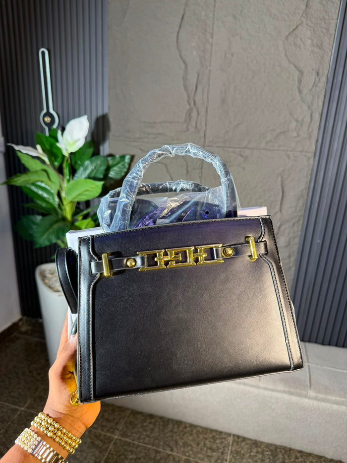 # 0 H85053 ROYAl JUDDY BOX BAG ( with free eye glass)