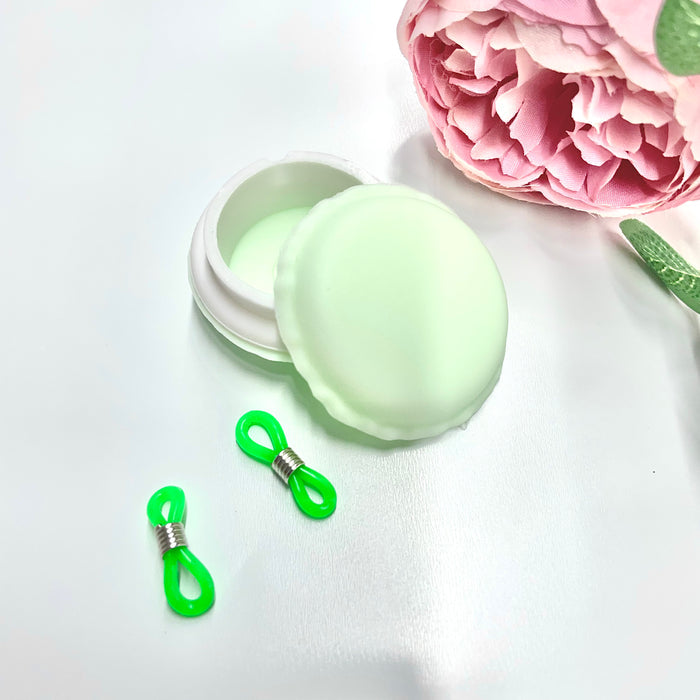 Needle Huggers With Container