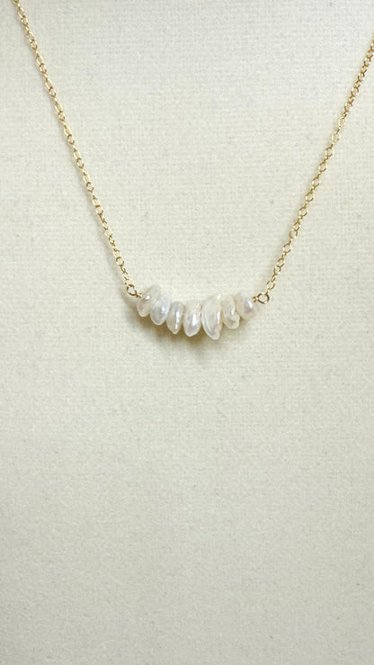 Belly drilled keshi bar necklace