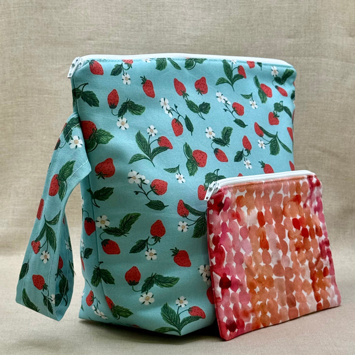 Berry Sweet - Medium Wedgetote with Coordinating Notions Pouch