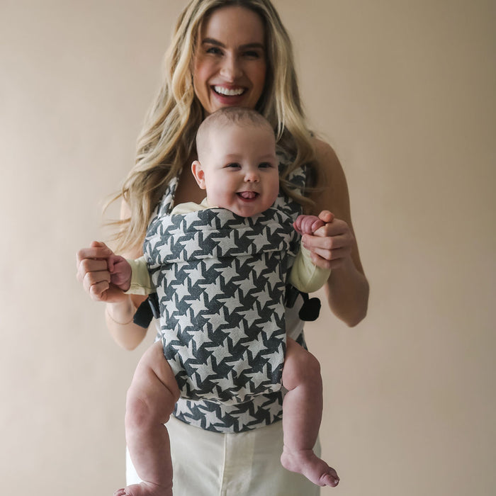 Boba Auri Baby Carrier in Houndstooth