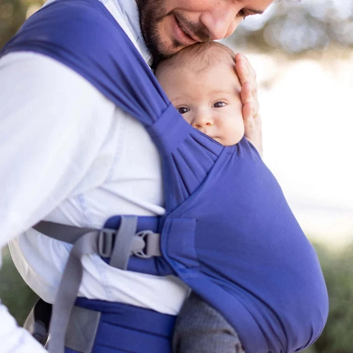 This effortless hybrid baby carrier is an ideal choice for all parents looking for a simple and convenient carrier for babies from birth to 18 months (7-35 lb or 3.2-16 kg)! Navy Blue