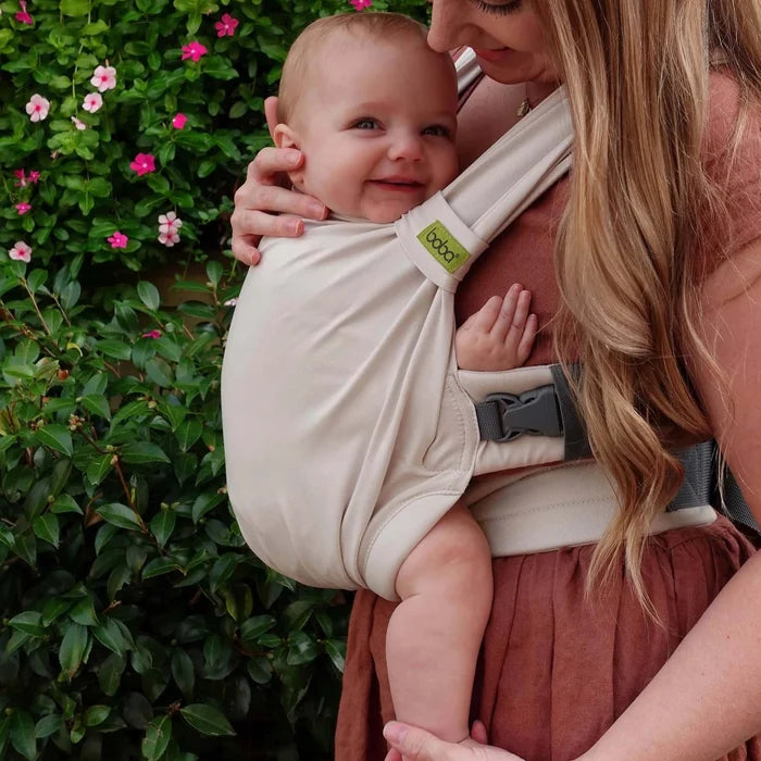 This effortless hybrid baby carrier is an ideal choice for all parents looking for a simple and convenient carrier for babies from birth to 18 months (7-35 lb or 3.2-16 kg)! Stone