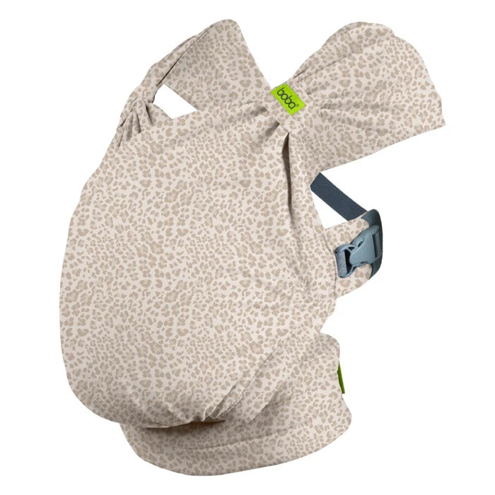 This effortless hybrid BLISS baby carrier is an ideal choice for all parents looking for a simple and convenient carrier for babies from birth to 18 months (7-35 lb or 3.2-16 kg)! Sand Leopard