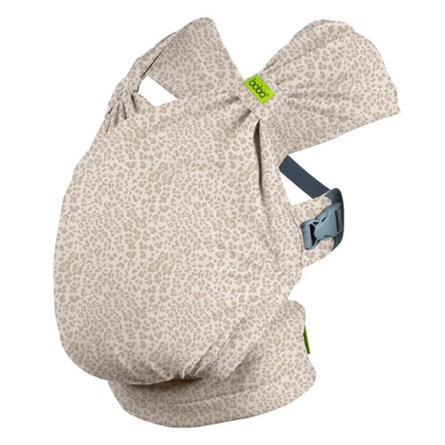 This effortless hybrid BLISS baby carrier is an ideal choice for all parents looking for a simple and convenient carrier for babies from birth to 18 months (7-35 lb or 3.2-16 kg)! Sand Leopard
