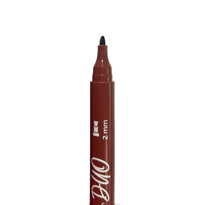 Close up of chisel tip from brown OOLY Calligraphy Duo Double-Ended Markers