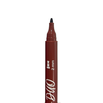 Close up of chisel tip from brown OOLY Calligraphy Duo Double-Ended Markers