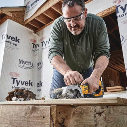DEWALT 20V MAX ATOMIC Lithium-Ion Cordless Brushless 4-1/2-inch Compact Circular Saw Kit with 5Ah Battery - Refurbished with Dewalt Warranty - DCS571P1