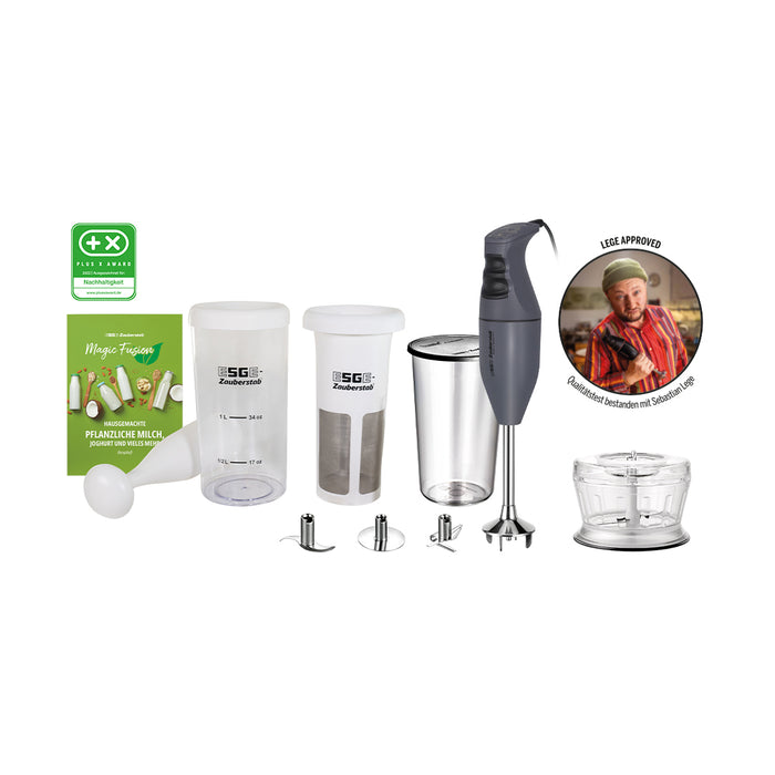 Das Unold ESGE-Zauberstab E 120 Select + Magic Fusion Anthrazit Set besteht aus einem Stabmixer mit Aufsätzen, Messbechern, einer Zerkleinerungsschüssel, einem Siebfilter, einem Rezeptheft und einem runden Foto eines lächelnden Kochs mit Hut.