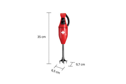 Das ESGE-Zauberstab E120 Select Premium-Set 902125, ein roter Stabmixer von ESGE Zauberstab mit Schweizer Kreuz-Logo, steht aufrecht und ist 35 cm hoch, am Griff 6,5 cm breit und am Mixende 9,7 cm breit.
