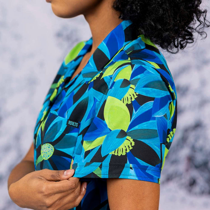 RSVLTS RSVLTS Women's Short Sleeve Shirt Green & Blume – Women's KUNUFLEX Short Sleeve Shirt Green & Blume – Women's KUNUFLEX Short Sleeve Shirt