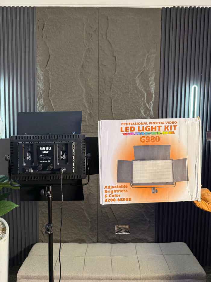 # LED LIGHT G980 (VARICOLOR) WITH STAND