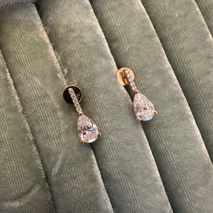 Linea Pave Pear Stud