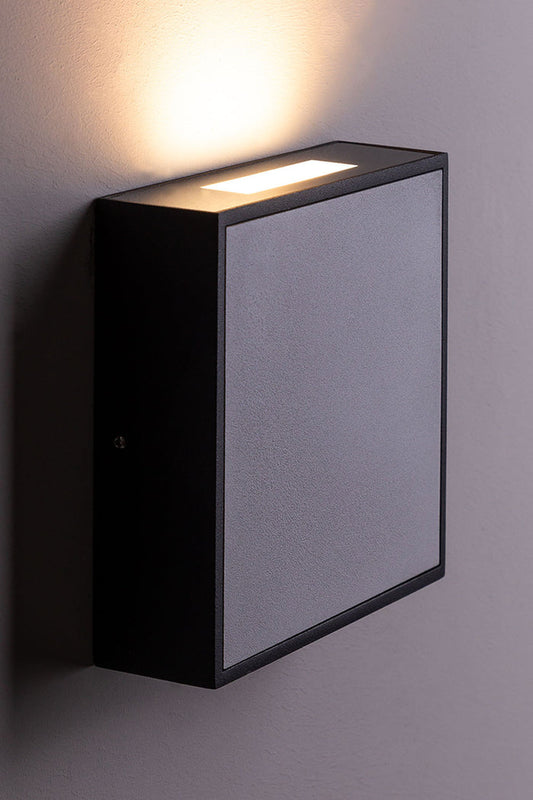 MAYSON OUTDOOR WALL LIGHT