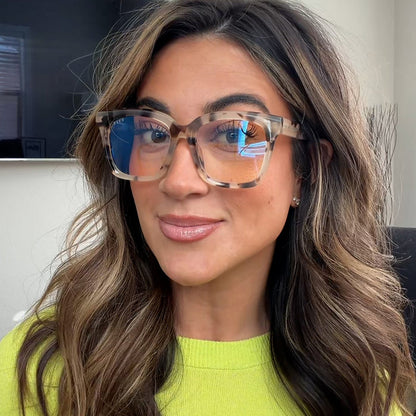 lifestyle - Madison QUinnbblog wearing diff eyewear Meredith cream tortoise glasses