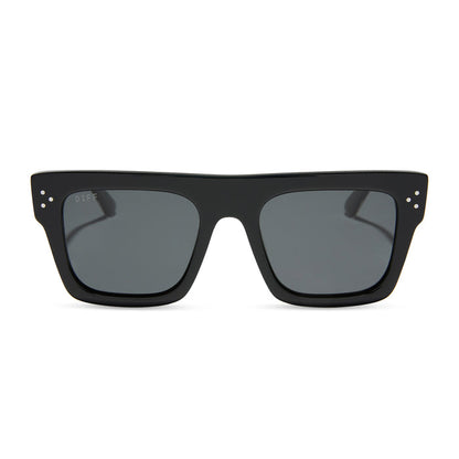 diff eyewear roberts square sunglasses with a black frame and grey polarized lenses front view