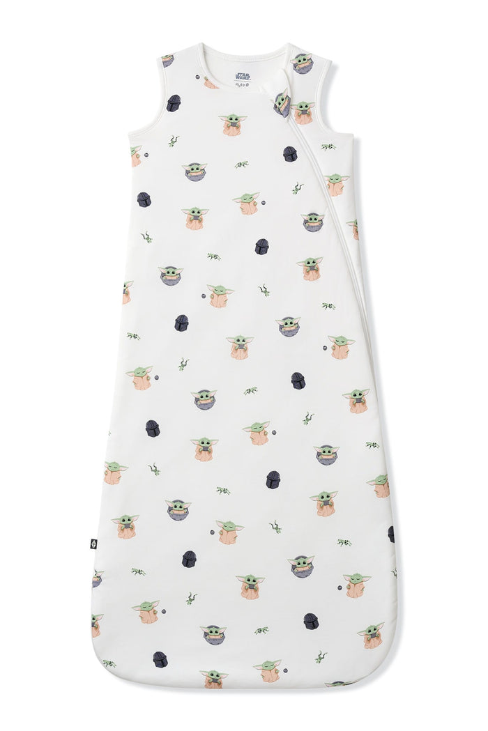 Product photo of the Sleep Bag in Grogu™ 1.0 on a white background