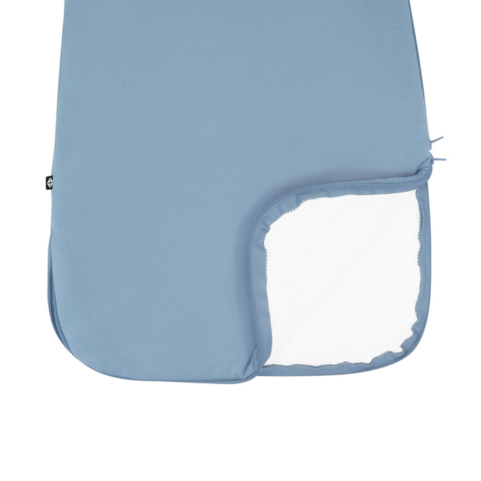 Dual zipper on the 2.5 Sleep Bag in Slate