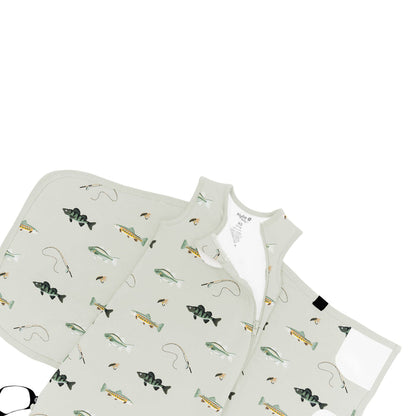 Zipper garage on Sleep Bag Swaddler in Fishing 1.0 TOG