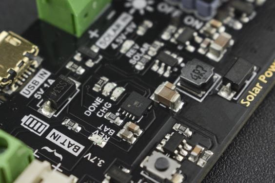 Solar Power Manager 5V [Discontinued] by DFRobot - The Pi Hut