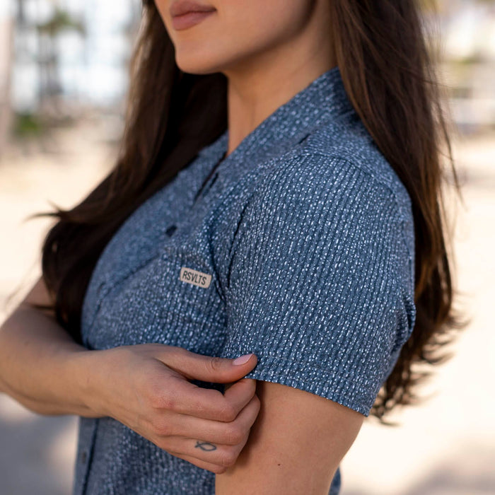 RSVLTS RSVLTS Women's Short Sleeve Shirt Static – Women's Stretch Seersucker Short Sleeve Shirt Static – Women's Stretch Seersucker Short Sleeve Shirt