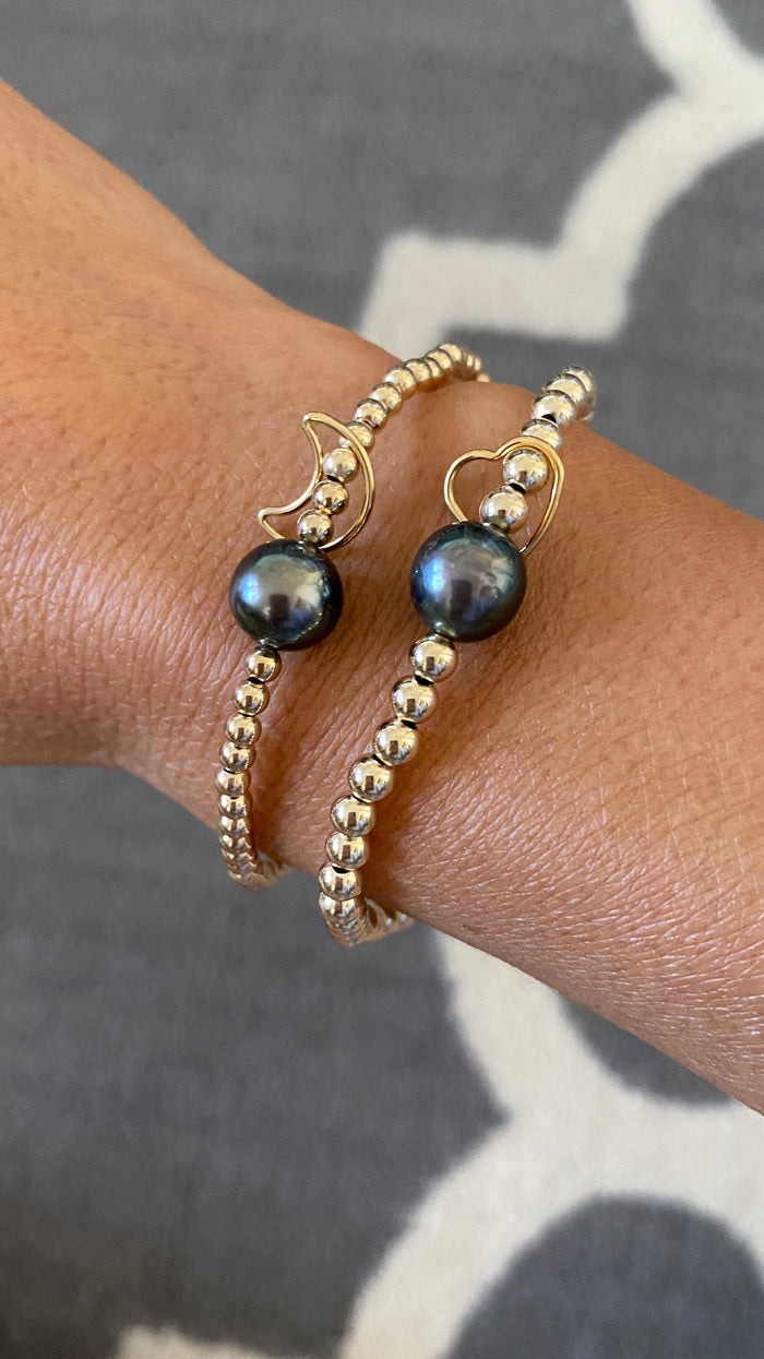 Stretch pearl x charm bracelet - 4mm