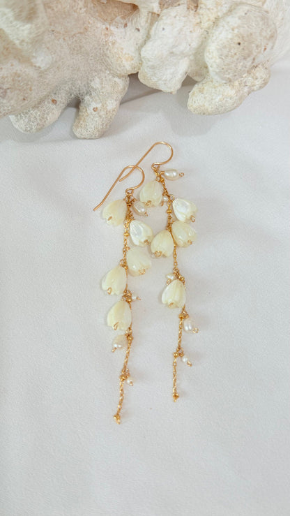 WATERFALL earrings - Pikake