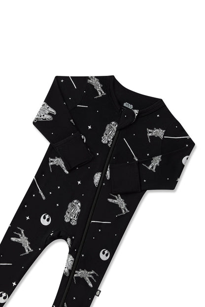 Close up of the zipper garage and fold over hand cuffs shown on the Zippered Footie in STAR WARS™